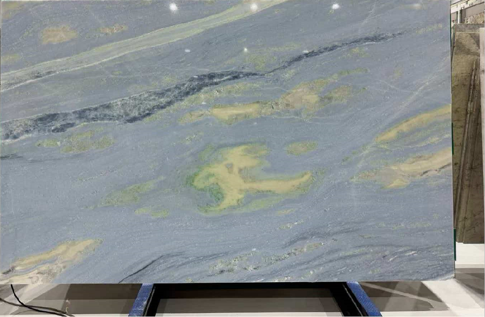 蓝水晶